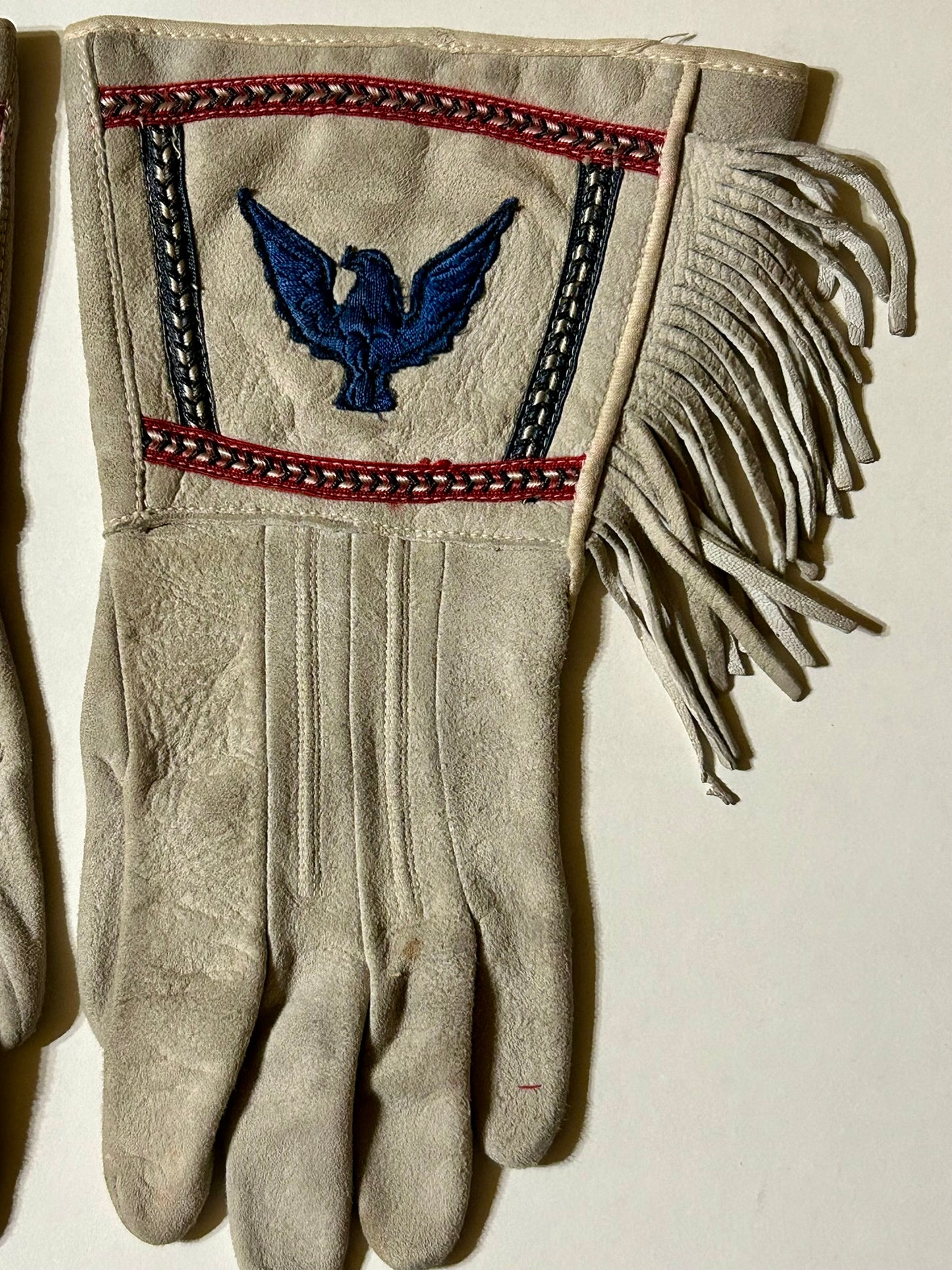 WESTERN DESIGN WOMENS GLOVES WITH EAGLES