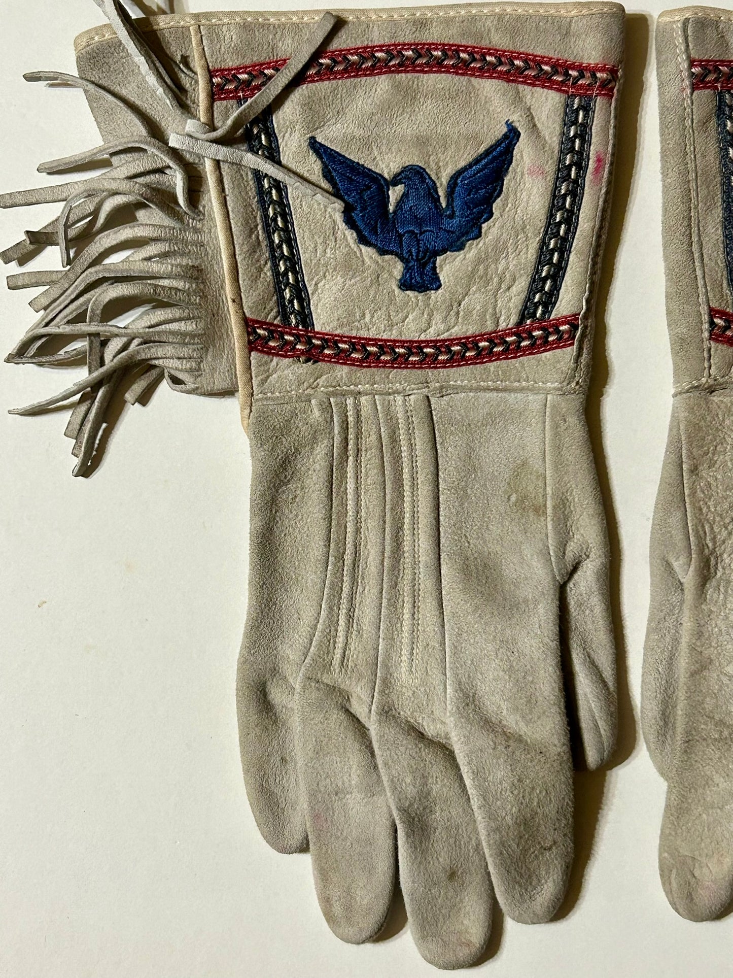 WESTERN DESIGN WOMENS GLOVES WITH EAGLES