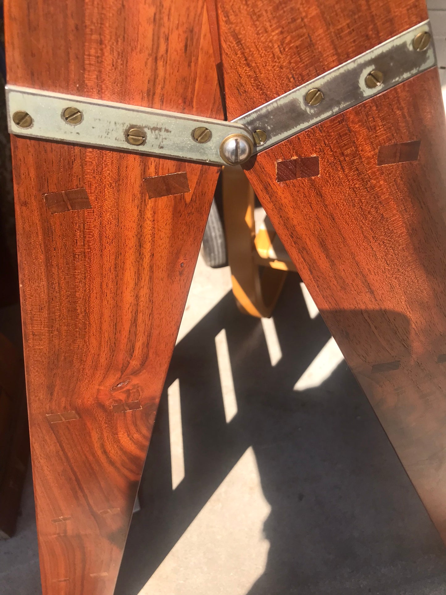 MID CENTURY MODERN QUALITY LIBRARY LADDER