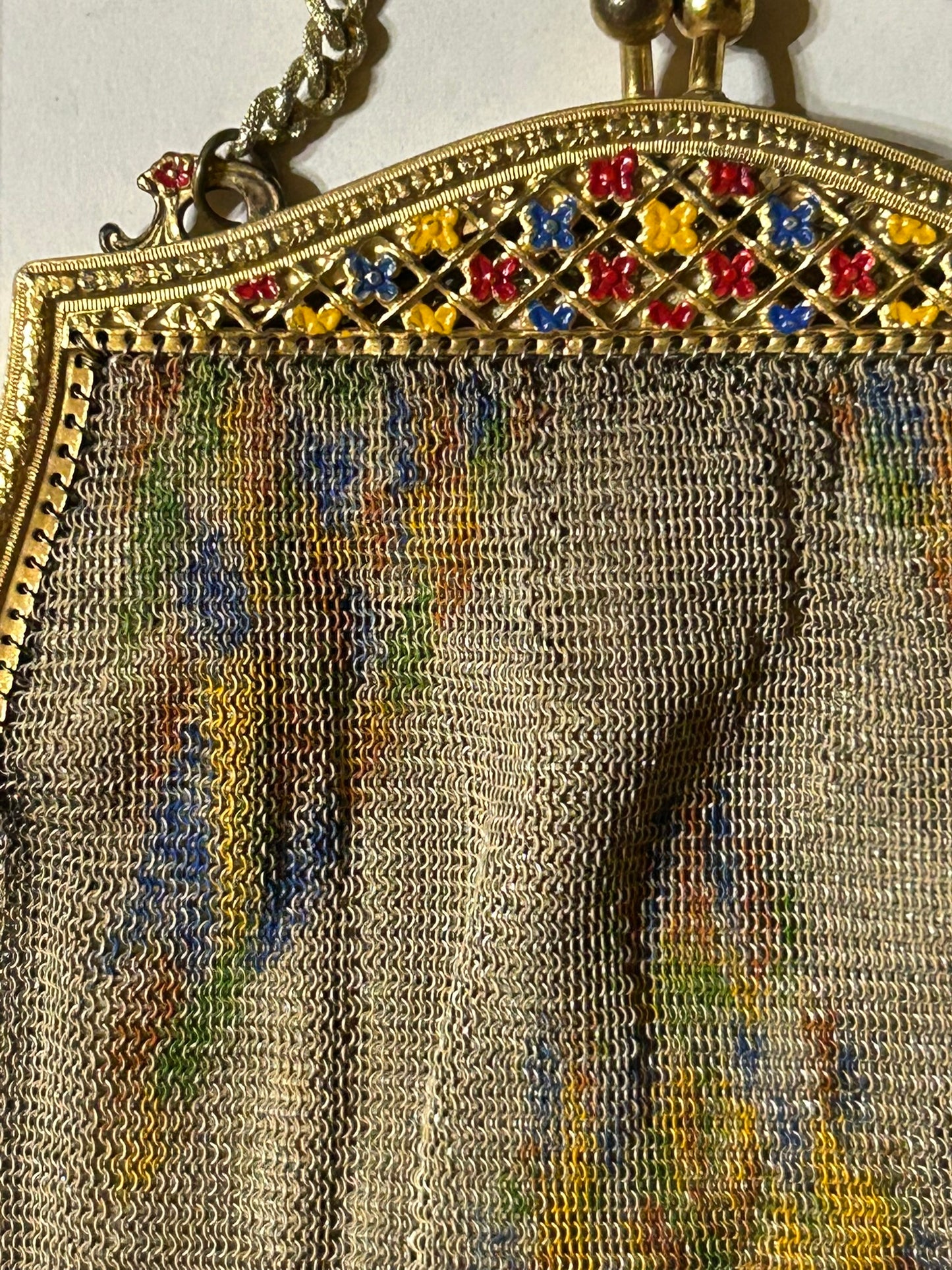 ANTIQUE MESH PURSE WITH ENAMELED FRAME