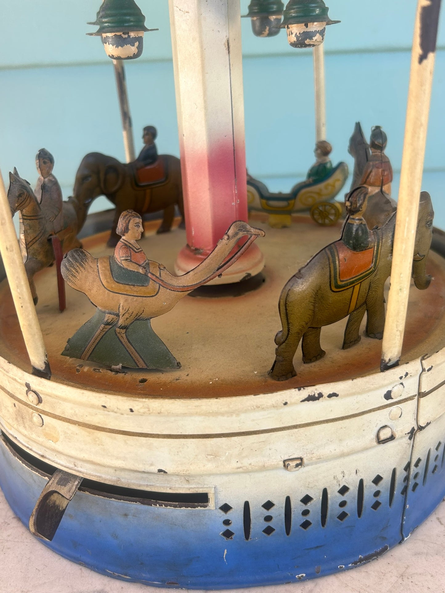 ANTIQUE TIN TOY WIND UP GUNTHERMANN CAROUSEL