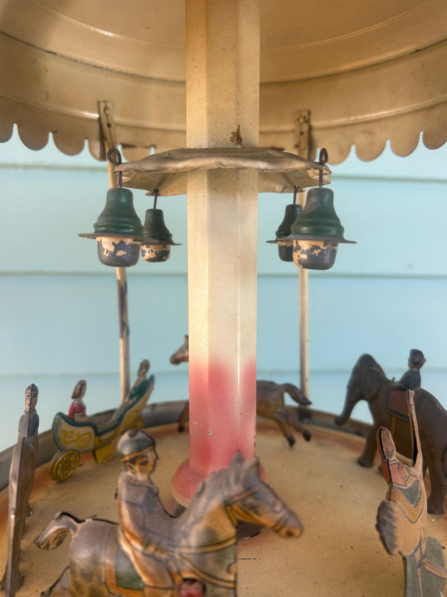 ANTIQUE TIN TOY WIND UP GUNTHERMANN CAROUSEL