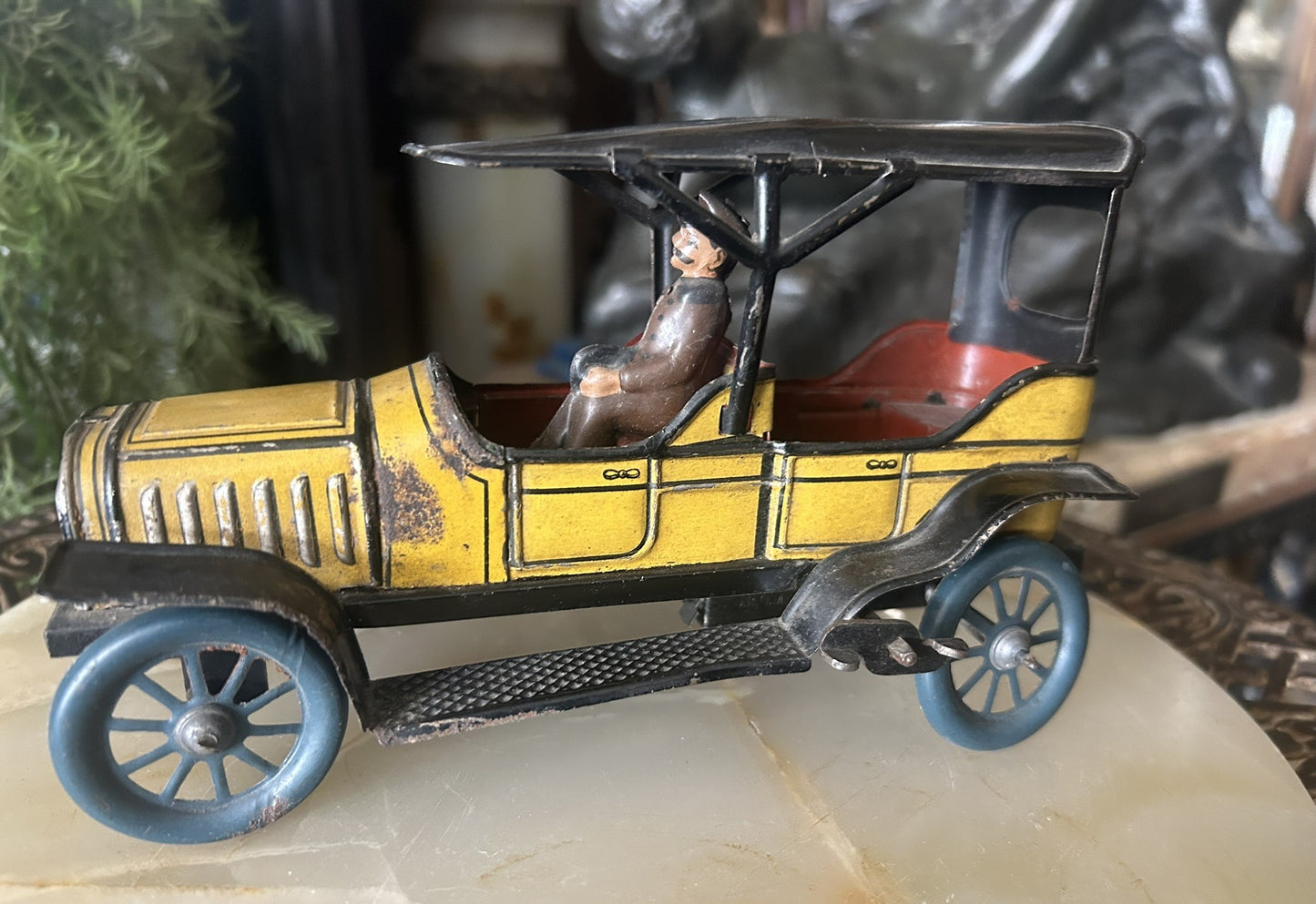 ANTIQUE WIND UP TIN TOY BING CAR