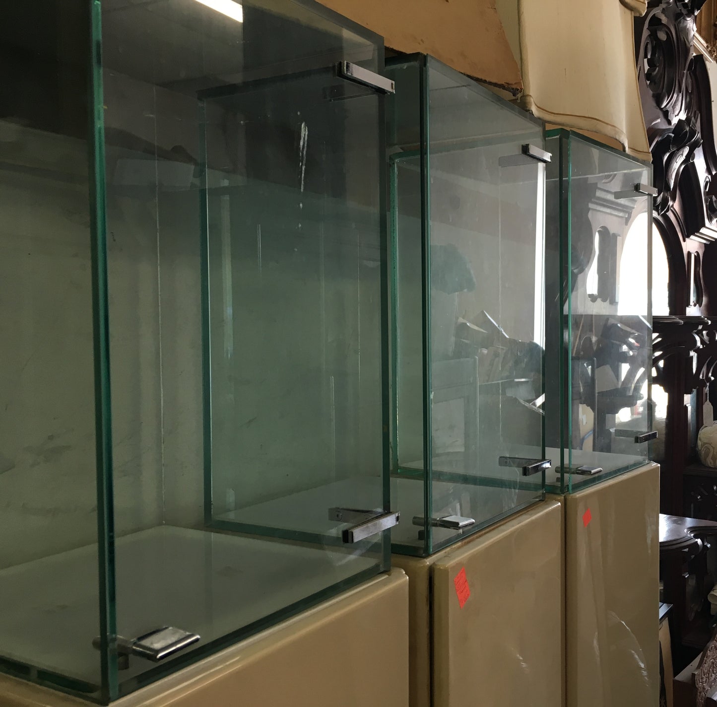 SAPORITI ITIALIAN DISPLAY CABINETS FOR SCULPTURE OR GLASSWARE