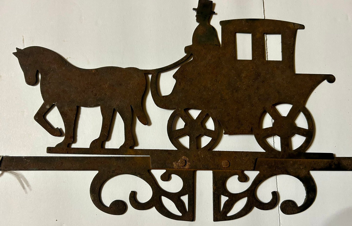 ANTIQUE METAL CUTOUT OF HORSE DRAWN CARRIGAGE