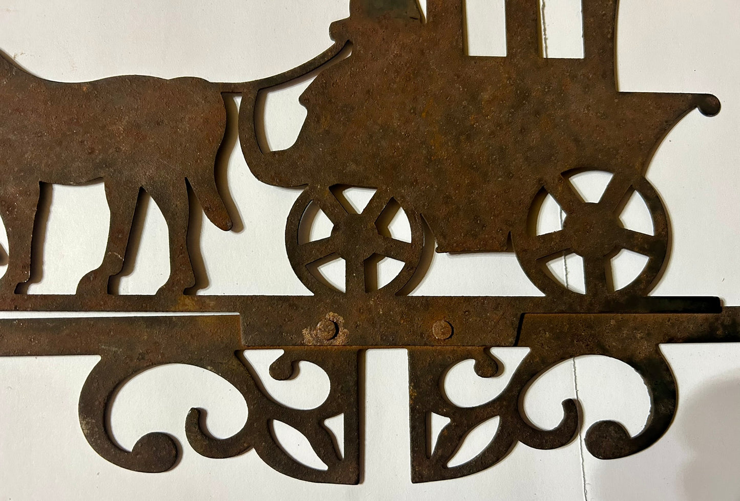 ANTIQUE METAL CUTOUT OF HORSE DRAWN CARRIGAGE