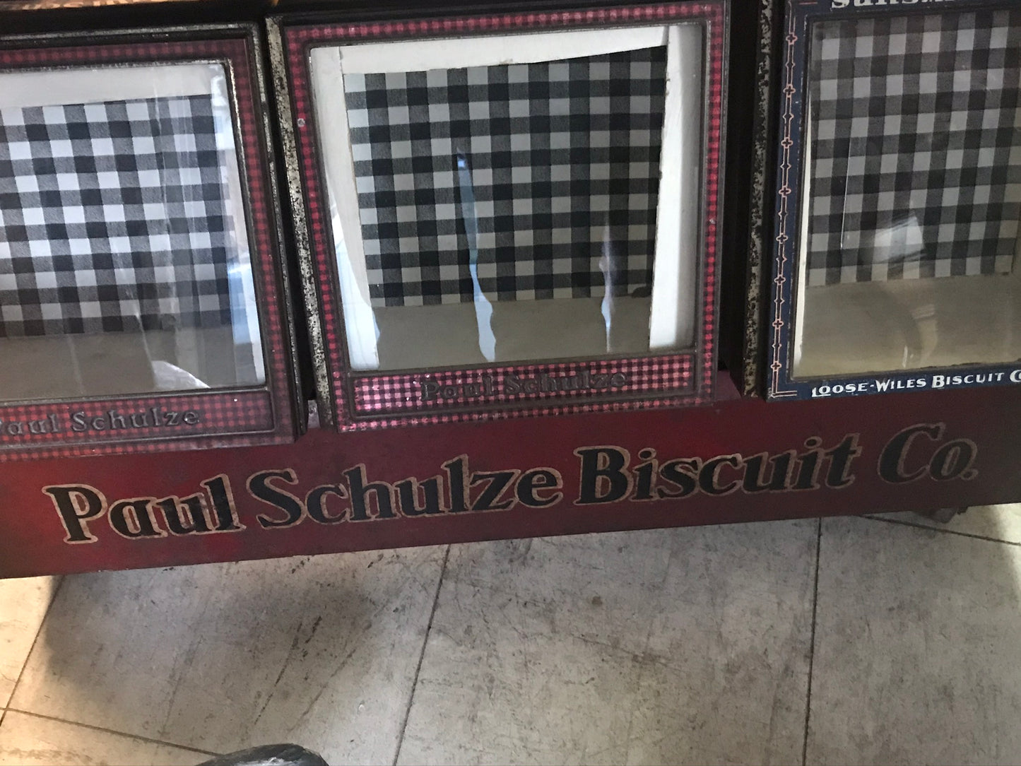 EARLY 1900's FLOOR METAL AND GLASS DISPLAY ADVERTISING RACK FOR COOKIES AND BISCUITS