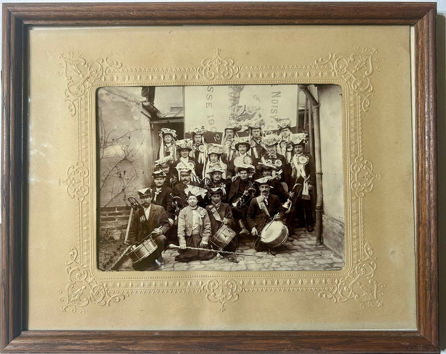 ANTIQUE PHOTOGRAPH OF BAND WITH ODD LOOKING MEMBERS