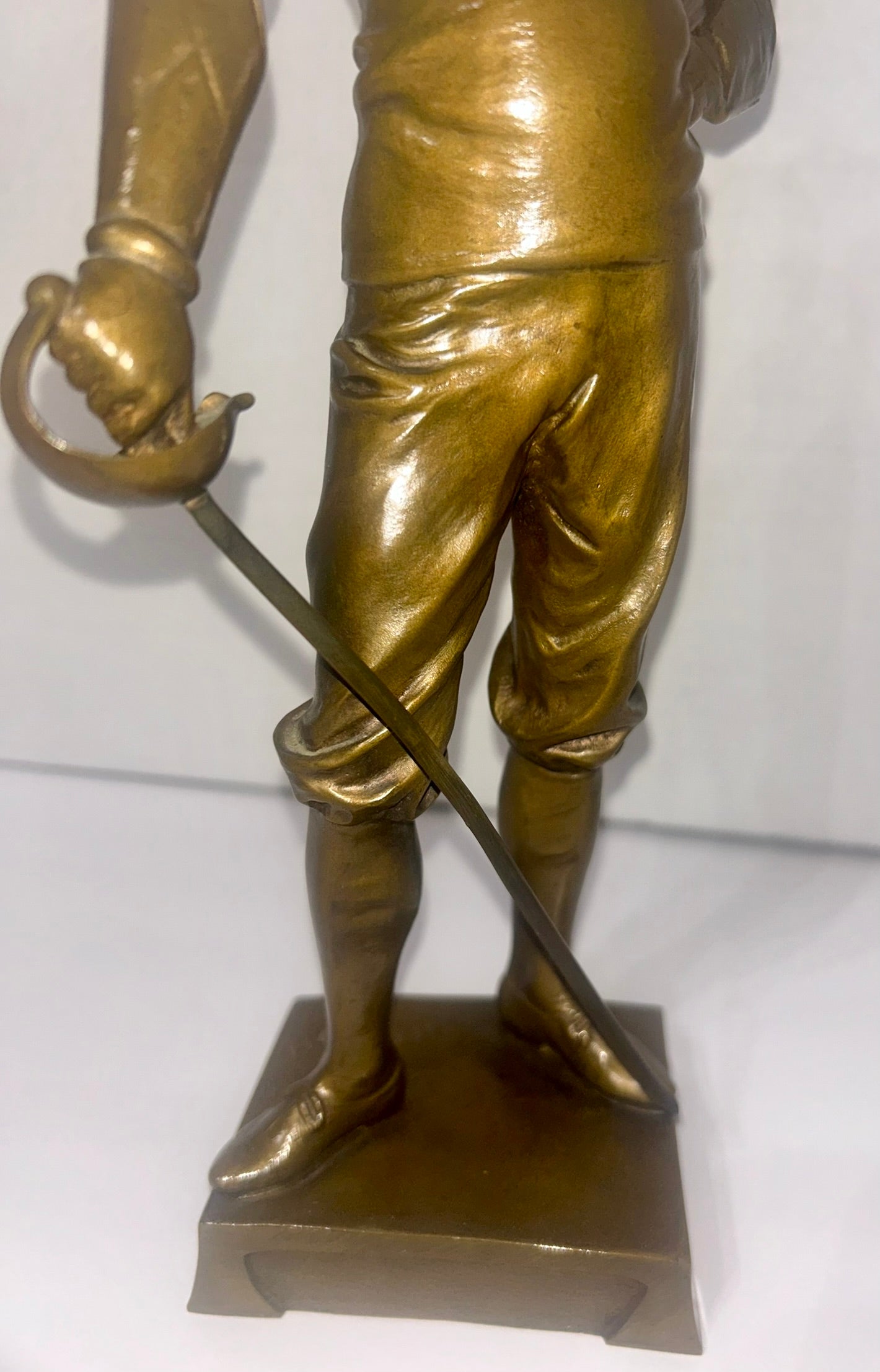BRONZE OF SWORDSMAN SIGNED THOM 1900