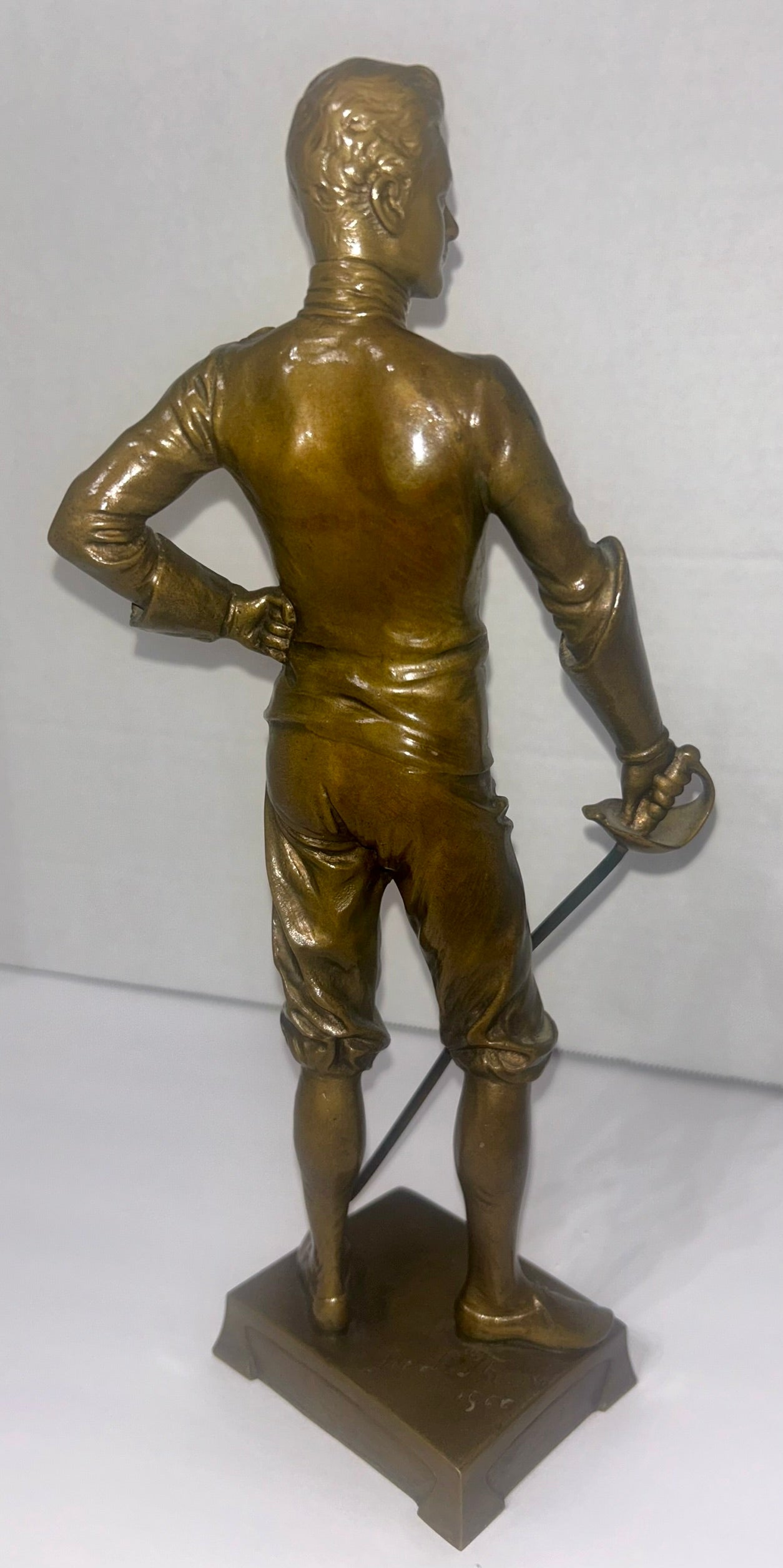 BRONZE OF SWORDSMAN SIGNED THOM 1900