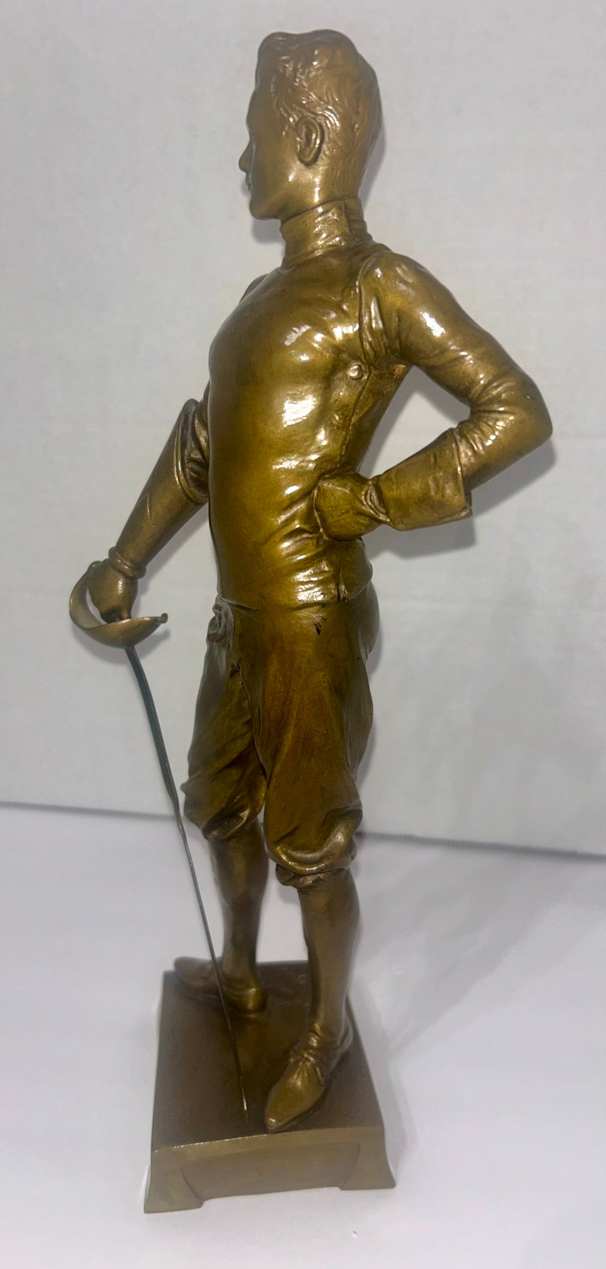 BRONZE OF SWORDSMAN SIGNED THOM 1900