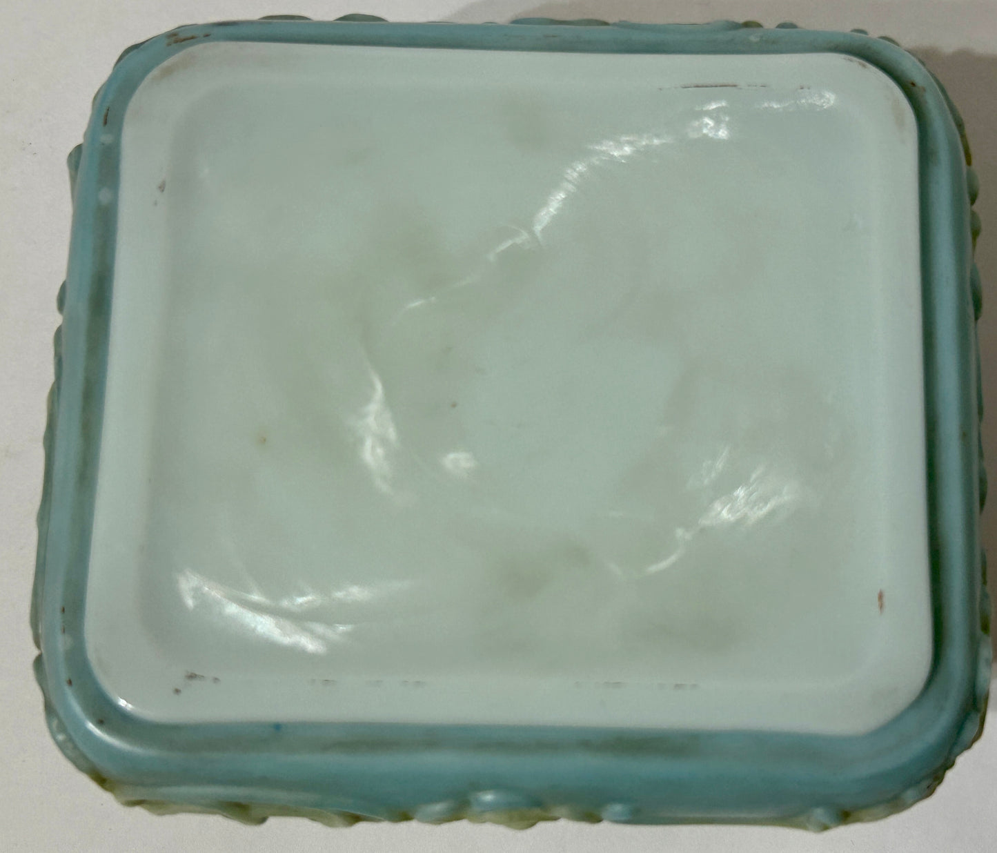 WAVECREST GLASS LARGE ANTIQUE DRESSER BOX