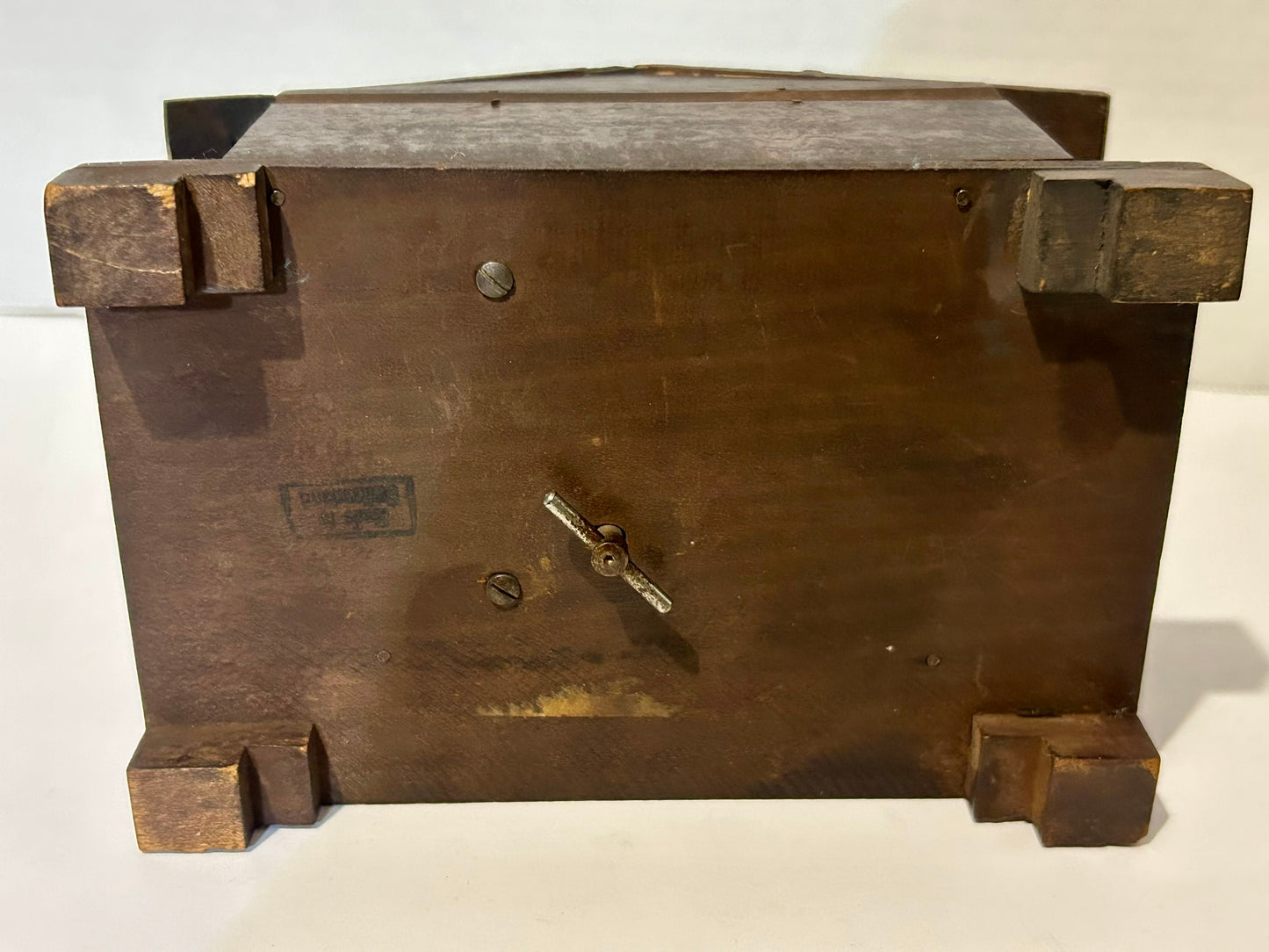 BLACK FOREST WOODEN CABIN ANTIQUE MUSIC BOX
