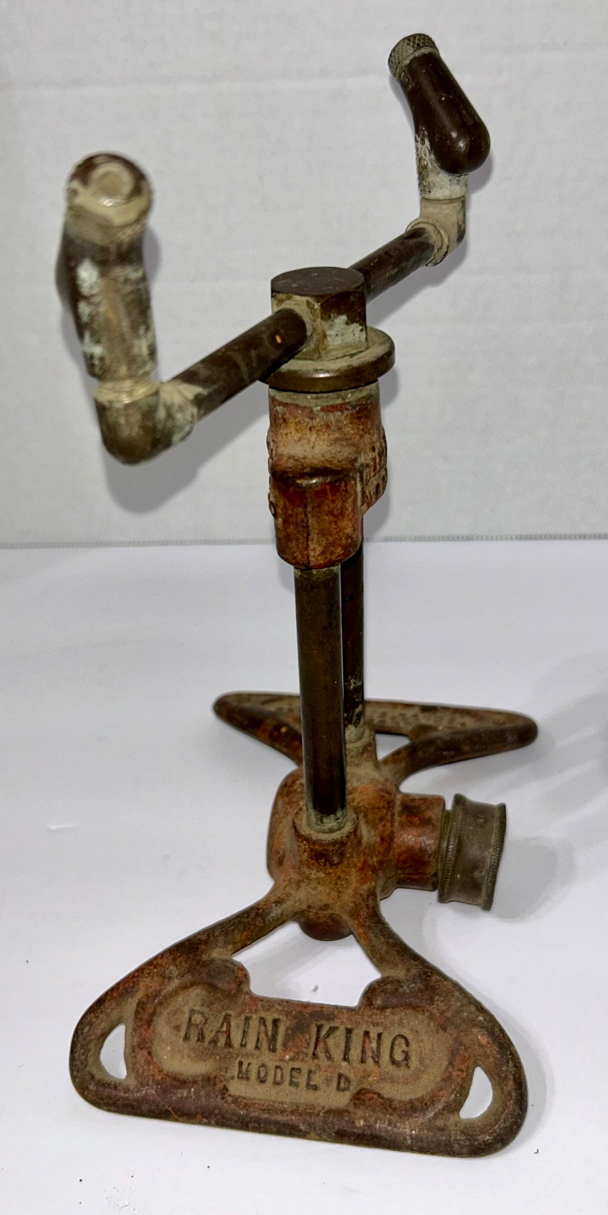 RAIN KING MODEL D LAWN SPRINKLER