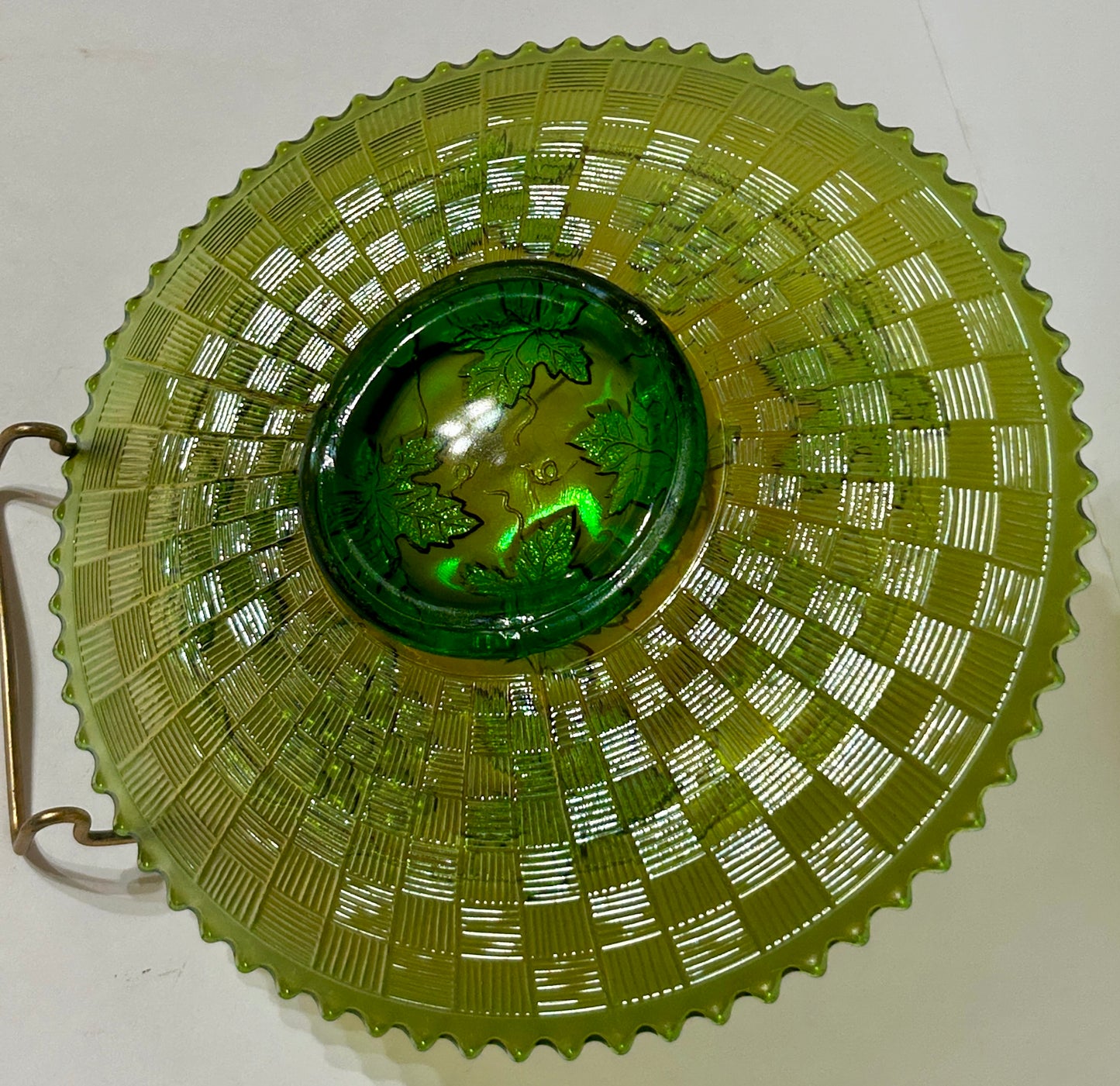 CARNIVAL GLASS GREEN GRAPE AND CABLE PLATE