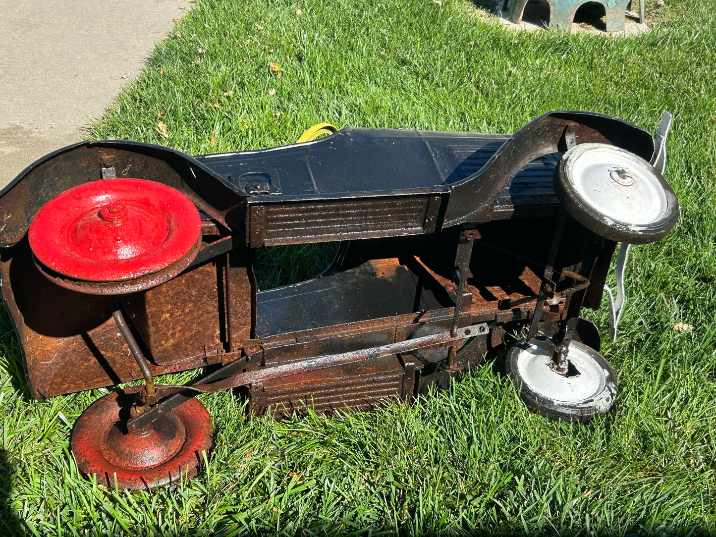 UNRESTORED 1930's PEDAL CAR CONVERTIBLE