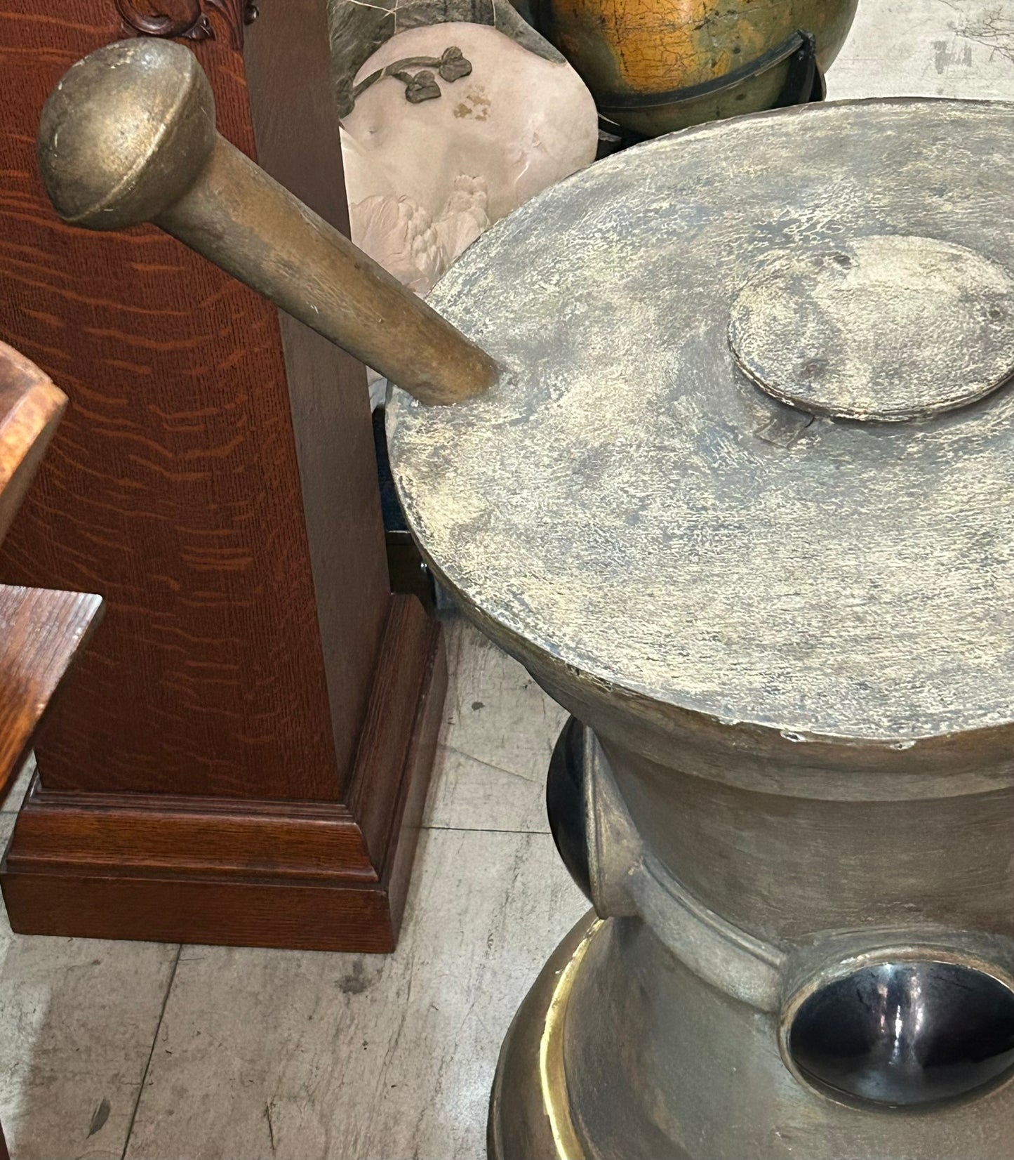 ANTIQUE DRUGGIST MOTAR AND PESTLE TRADE SIGN