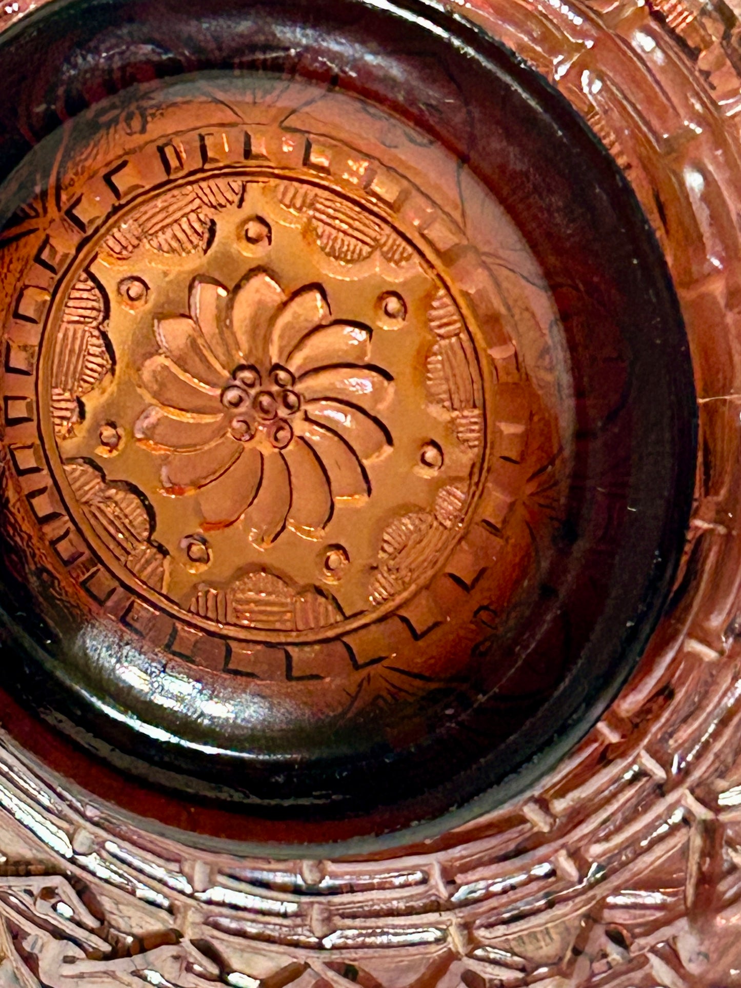 CARNIVAL GLASS PERSIAN GARDEN PURPLE PLATE BY DUGAN