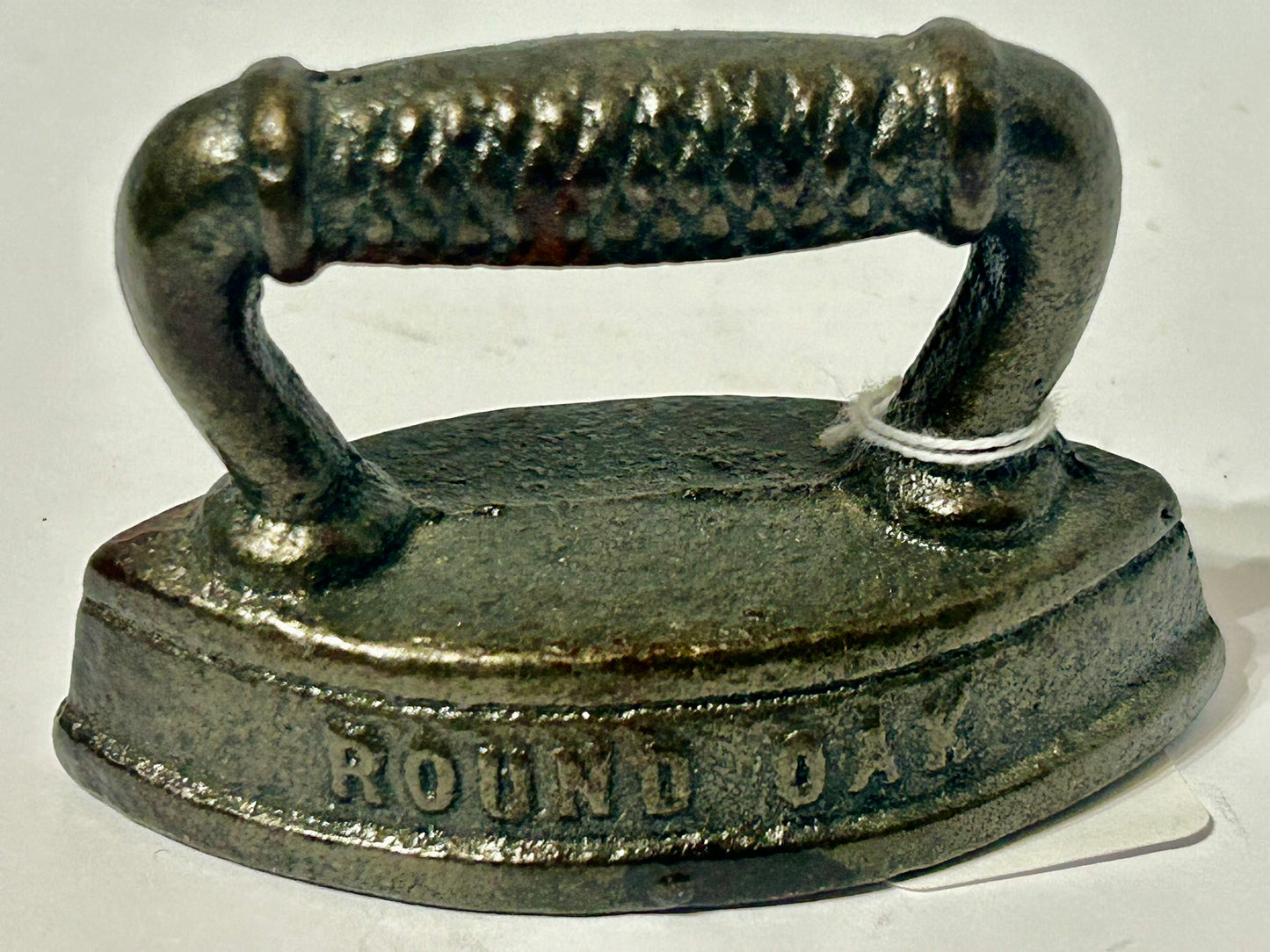 ROUND OAK STOVES ADVERTISING SMALL SAD IRON PAPERWEIGHT