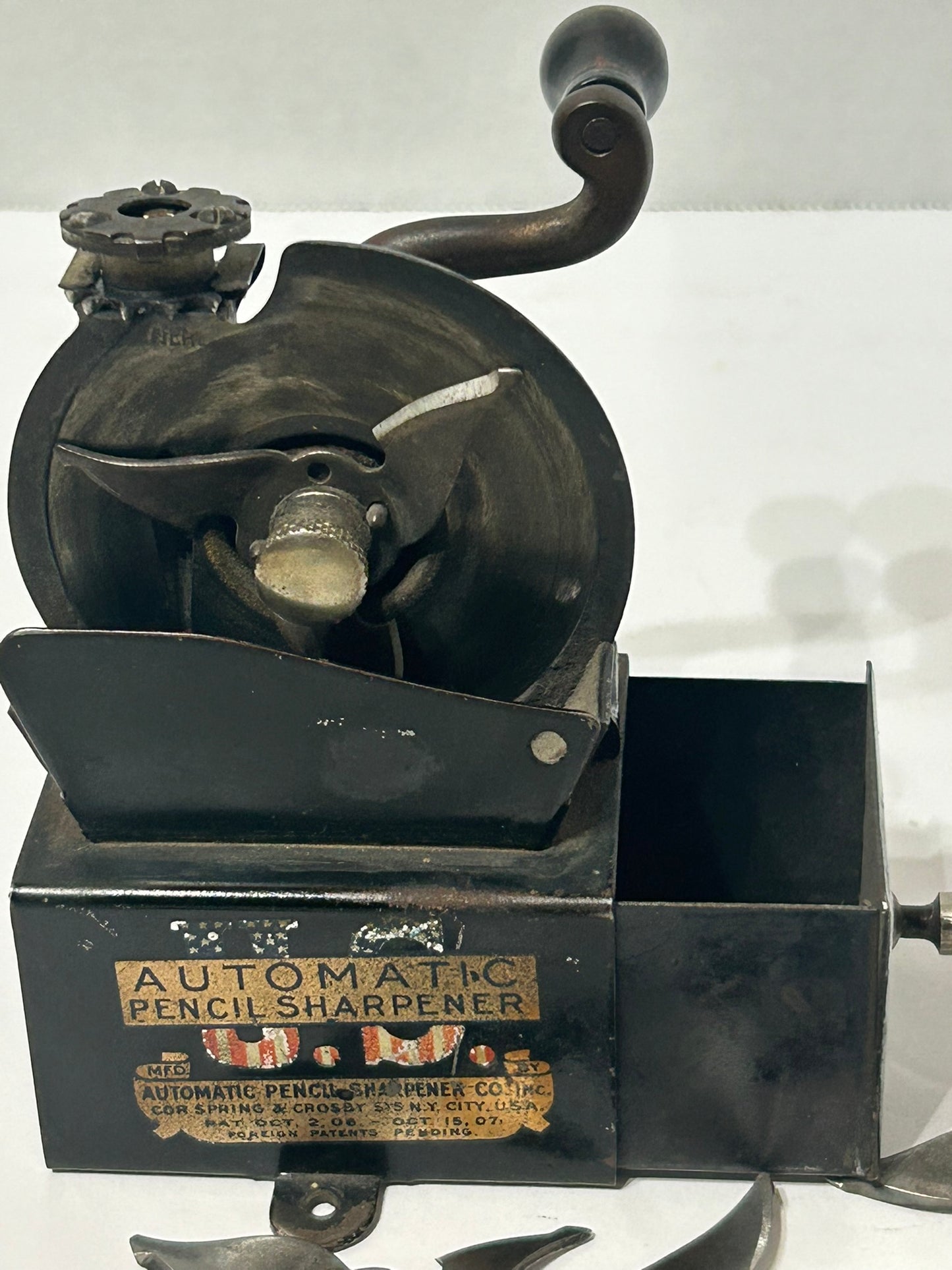 U.S. AUTOMATIC EARLY PENCIL SHARPENER