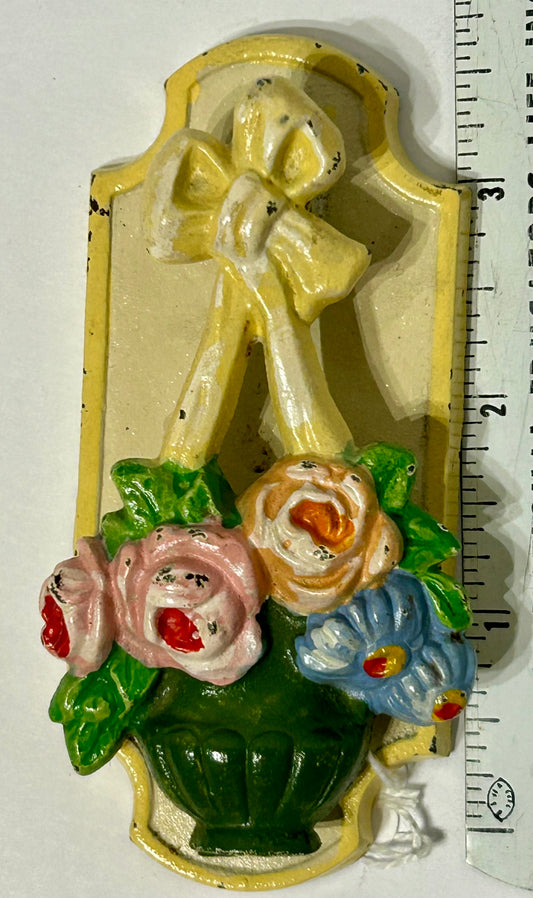 DOOR KNOCKER IN IRON SHAPED LIKE FLORAL BASKET