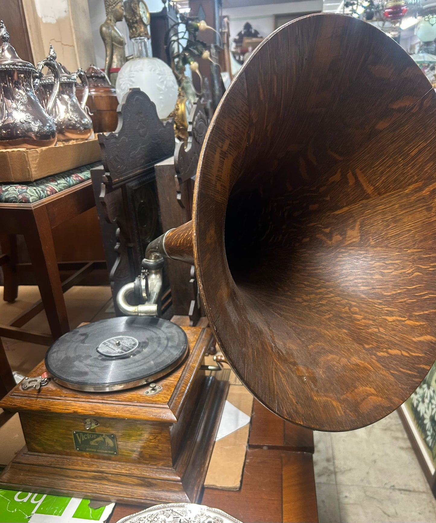 VICTOR II WOOD HORN DISC RECORD PLAYER