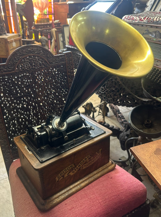 EDISON STANDARD CYLINDER PHONOGRAPH