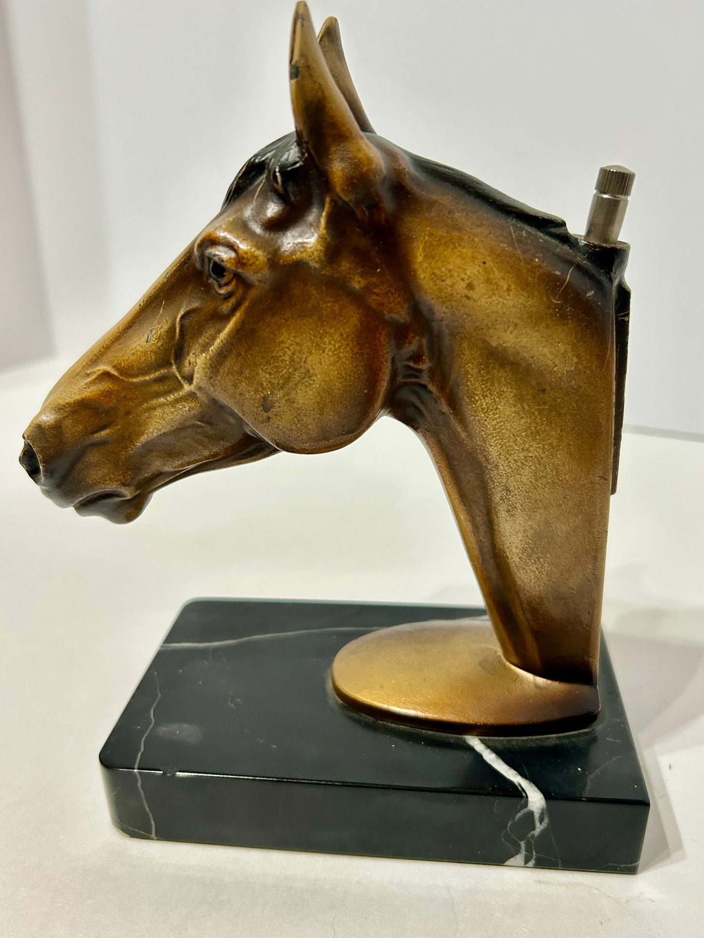 HORSE HEAD STRIKE A LIGHT TABLE LIGHTER