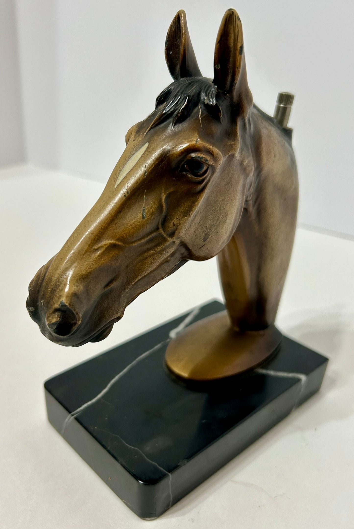 HORSE HEAD STRIKE A LIGHT TABLE LIGHTER