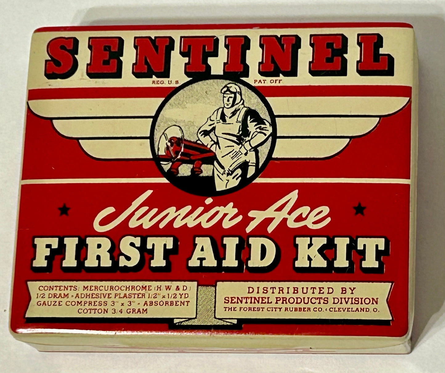 WW II PILOT AND PLANES ILUSTRATIONS ON TIN SENTINEL JUNIOR ACE FIRST AID KIT