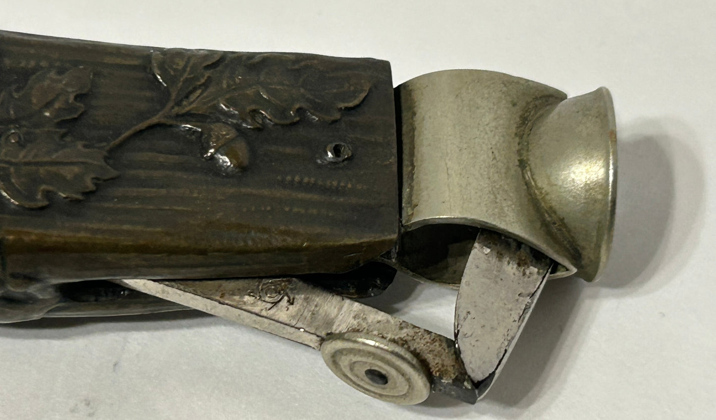 ANTIQUE CIGAR NIPPER OF FIGURAL DOG
