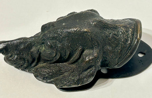 ANTIQUE LARGE DOG BRONZE BILL CLIP