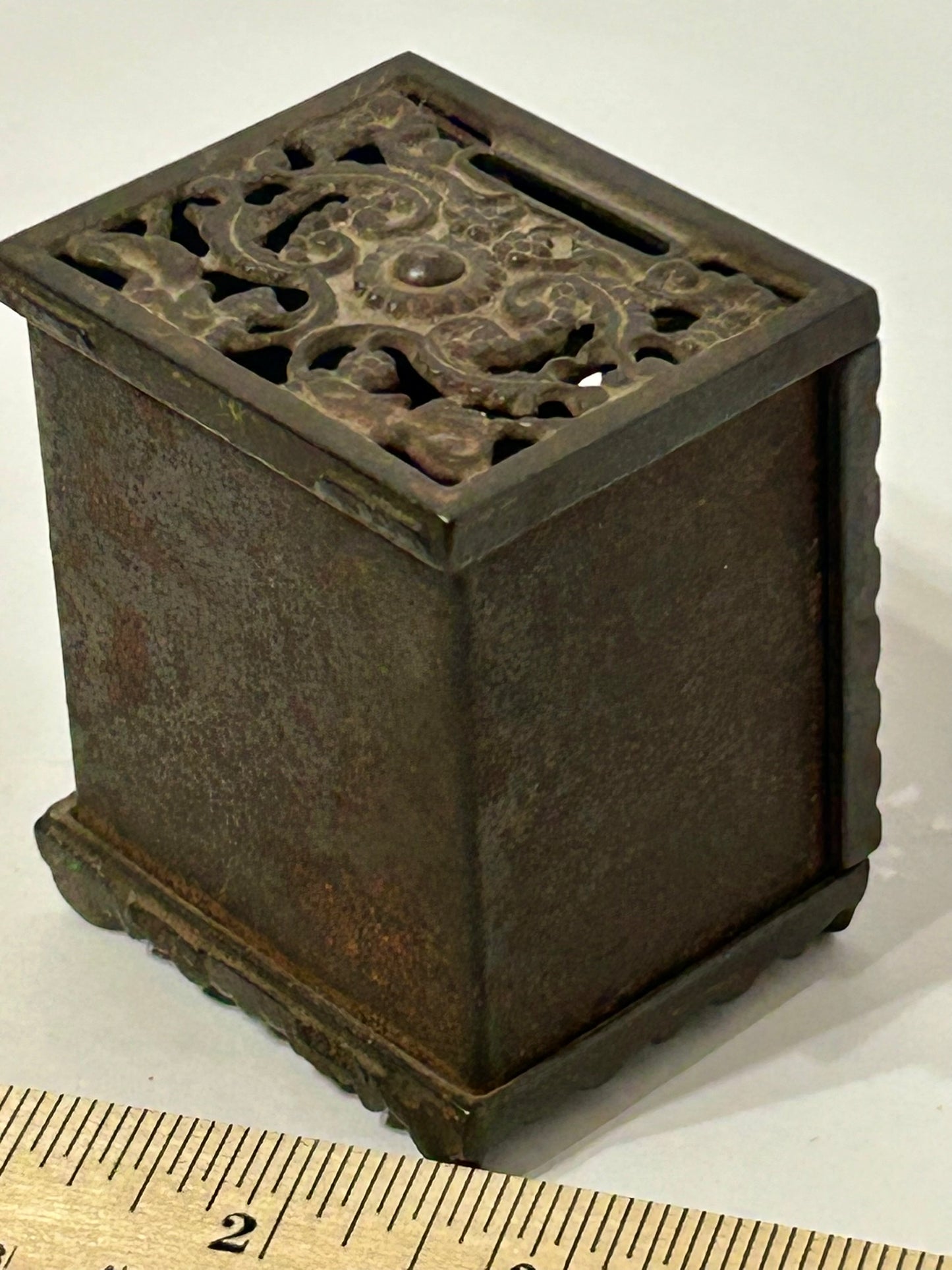 ANTIQUE CAST IRON MONEY BOX BANK BY KENTON