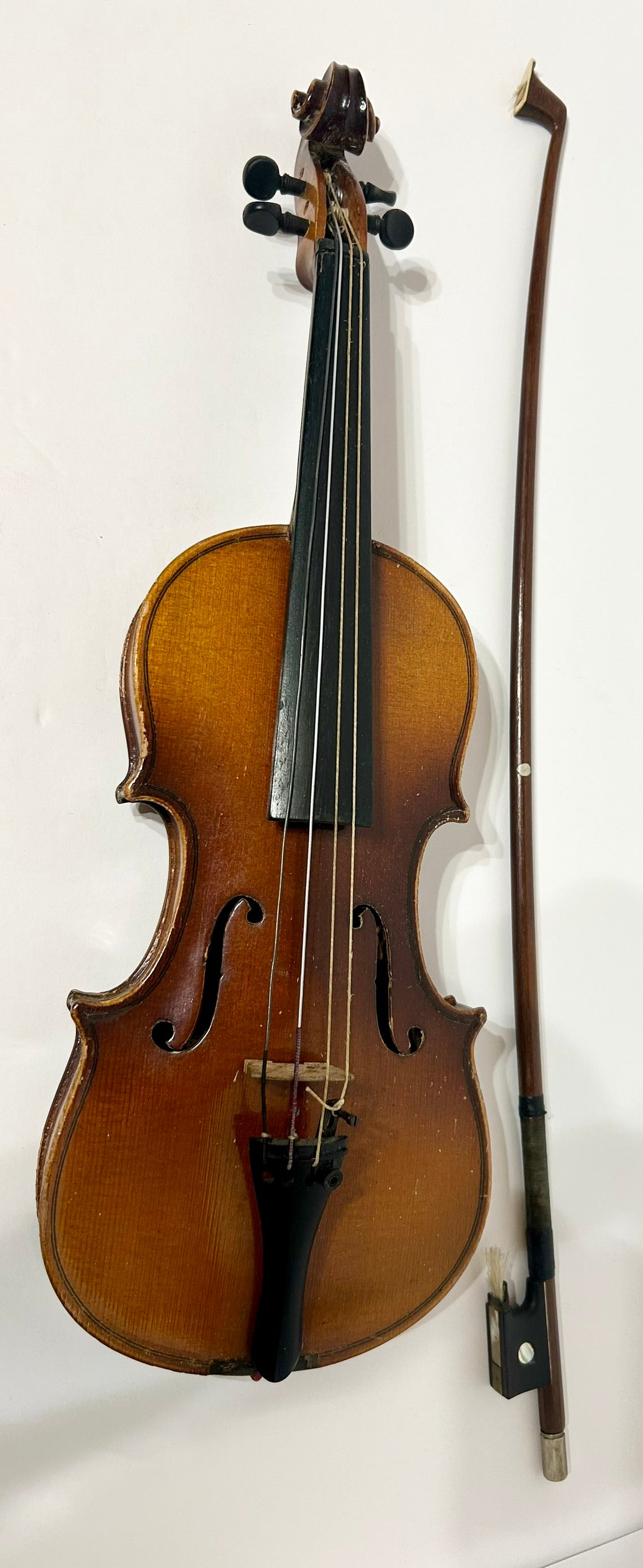 STRADIVARIUS 1/10TH SIZE CHILDS VIOLIN WITH BOW AND CASE