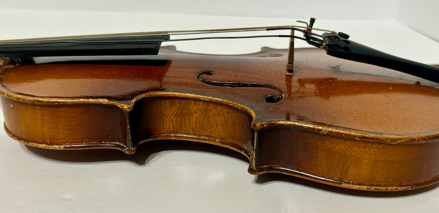 STRADIVARIUS 1/10TH SIZE CHILDS VIOLIN WITH BOW AND CASE