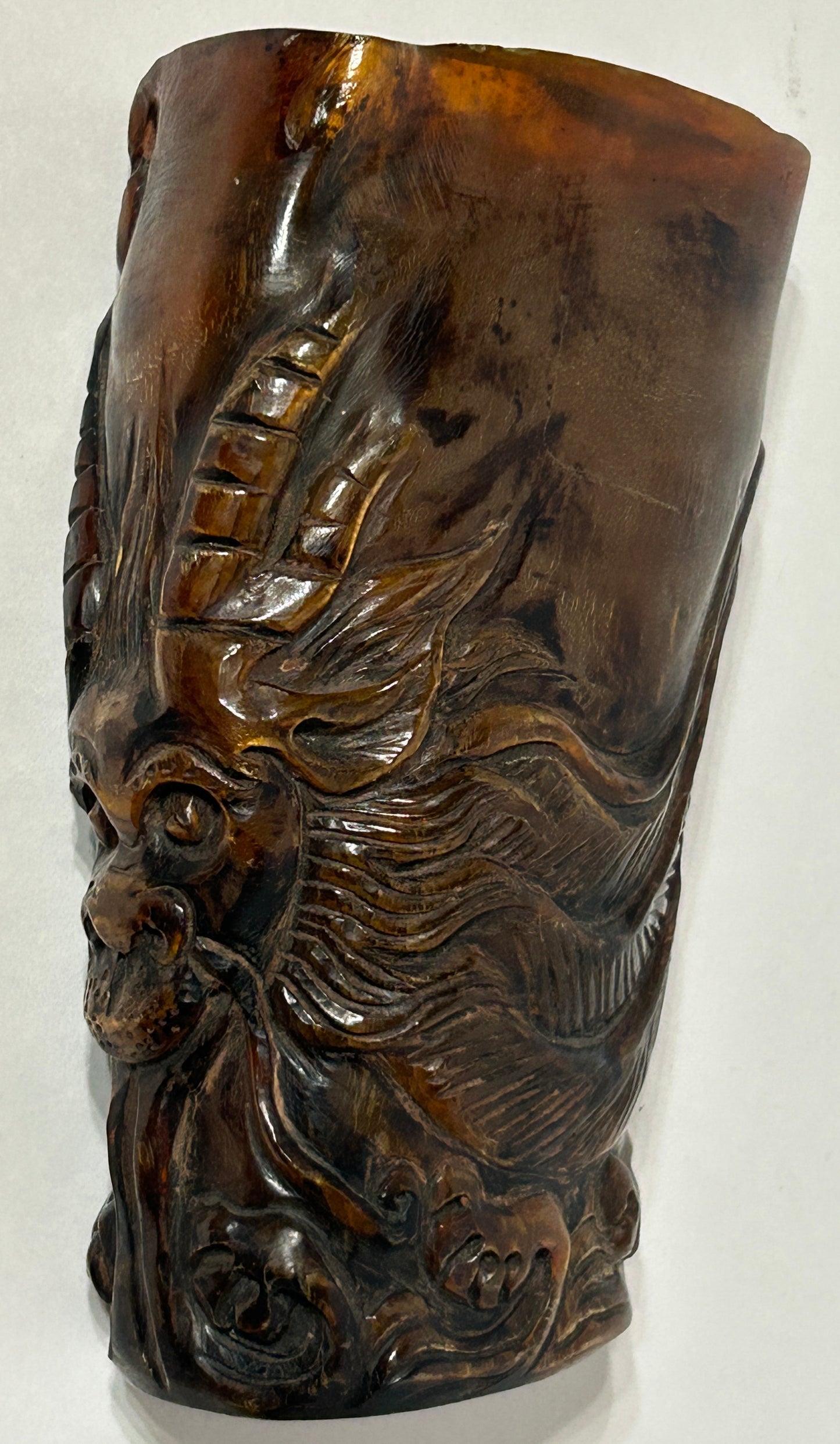 ANTIQUE CHINESE CARVED HORN LIBATION CUP