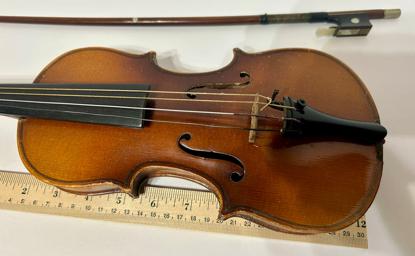 STRADIVARIUS 1/10TH SIZE CHILDS VIOLIN WITH BOW AND CASE