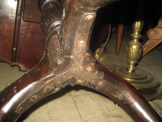 ANTIQUE LATE 1700's MAHOGANY TILT TOP TEA TABLE