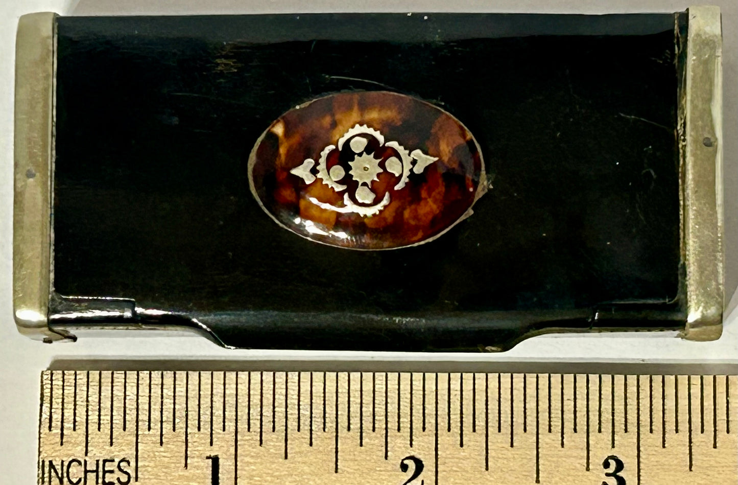 SNUFF BOX WITH TORTOISE SHELL AND SILVER LID