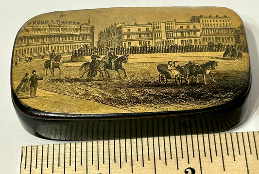 ANTIQUE PAPER MACHE SNUFF BOX WITH STREET SCENE