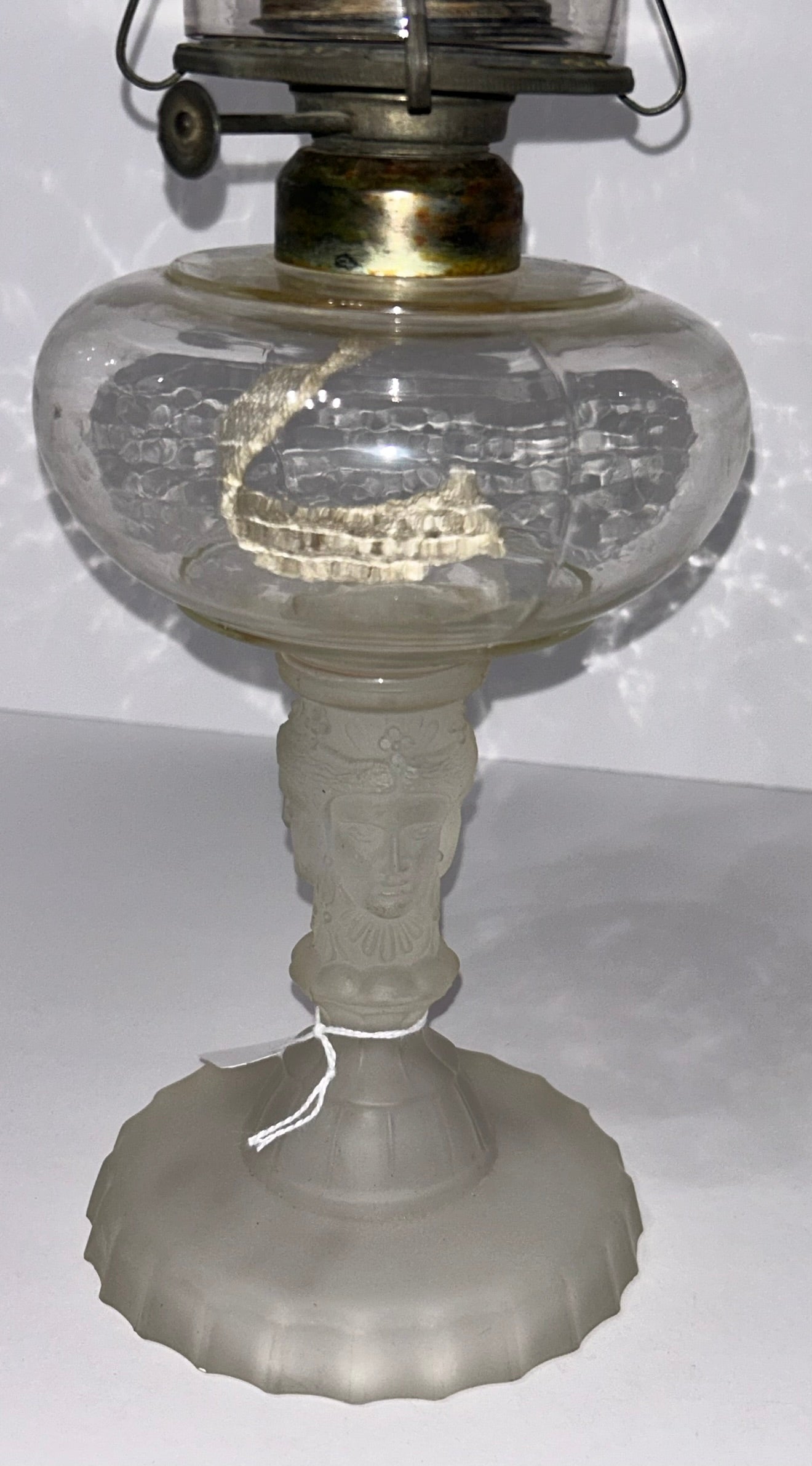 THREE FACE ANTIQUE FROSTED KEROSCENE LAMP