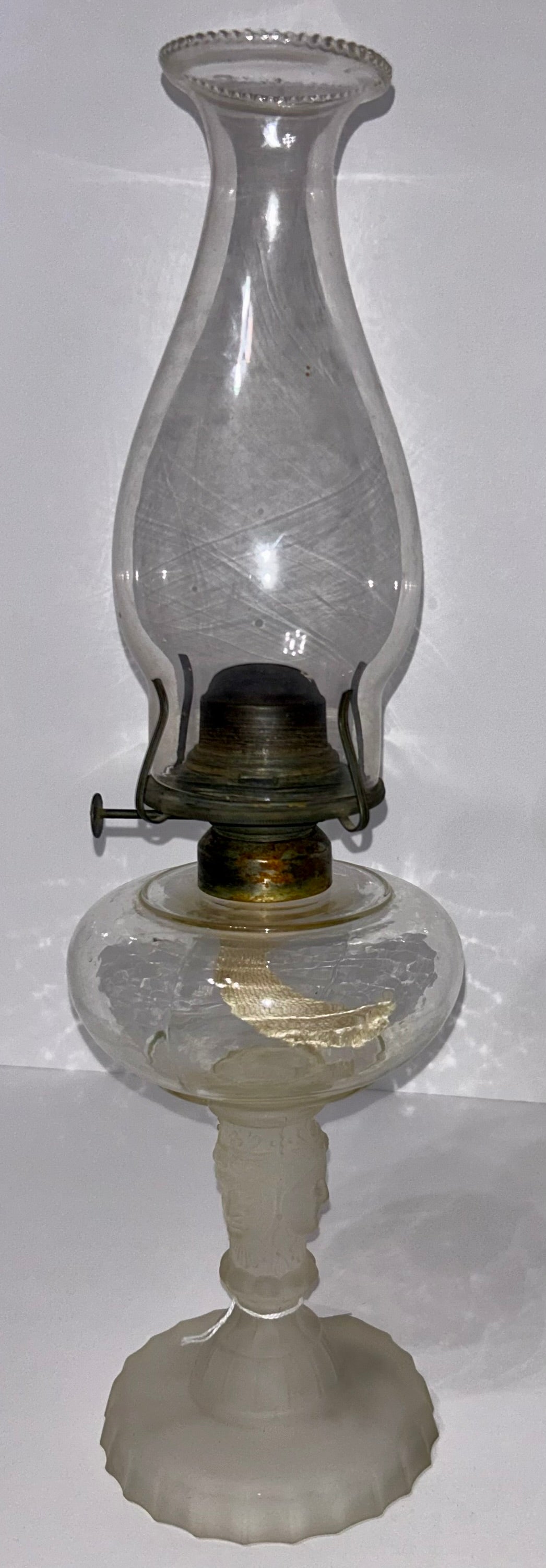 THREE FACE ANTIQUE FROSTED KEROSCENE LAMP
