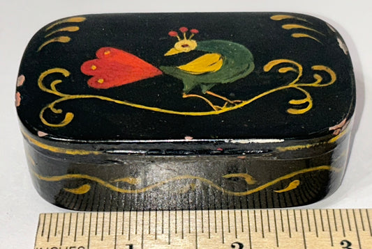 TIN TOLE ANTIQUE SUFF BOX WITH PAINTED BIRD DESIGN