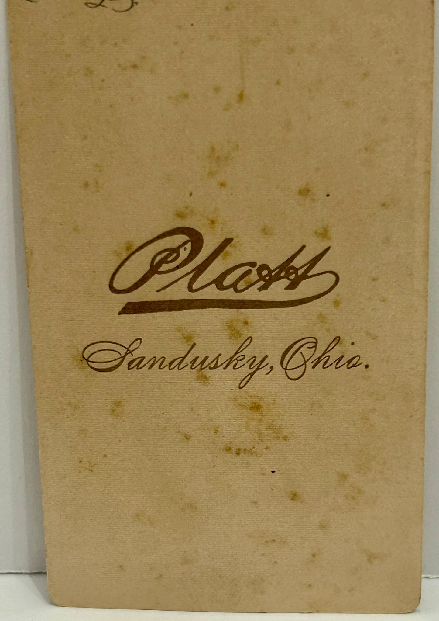 ANTIQUE CDV PHOTO OF MAN WITH PHOTO ALBUM ON TABLE