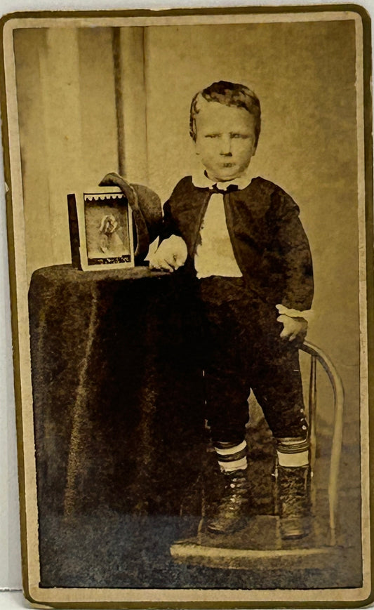 ANTIQUE CDV PHOTOGRAPH OF  BOY WITH ANIMATED MOVING TOY