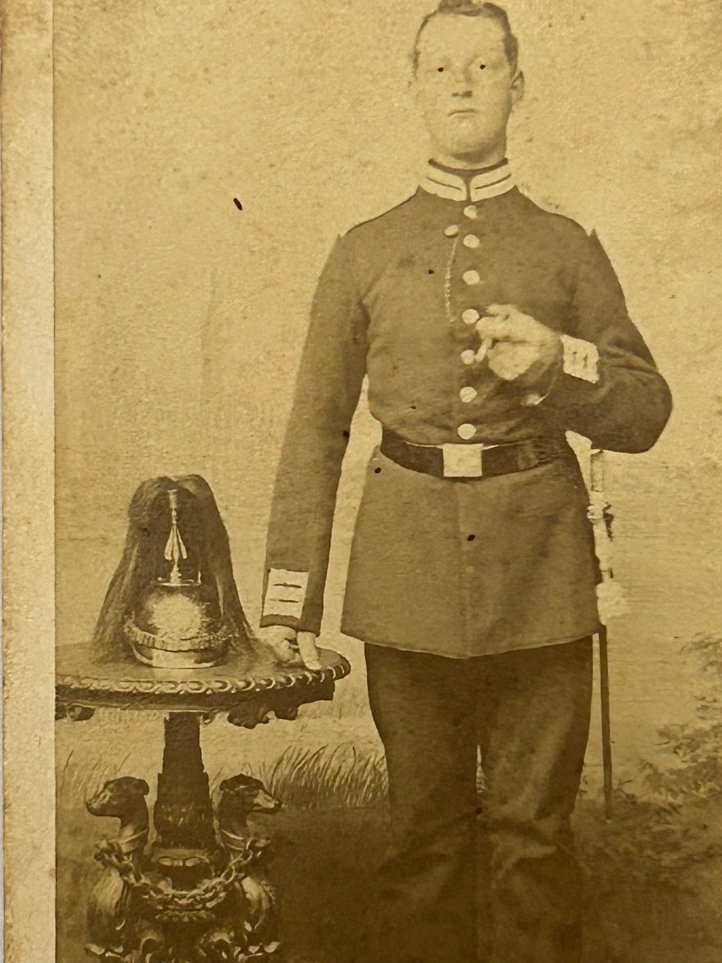 ANTIQUE CDV PHOTOGRAPH OF SOLDIER POSING WITH SPIKE HELMET