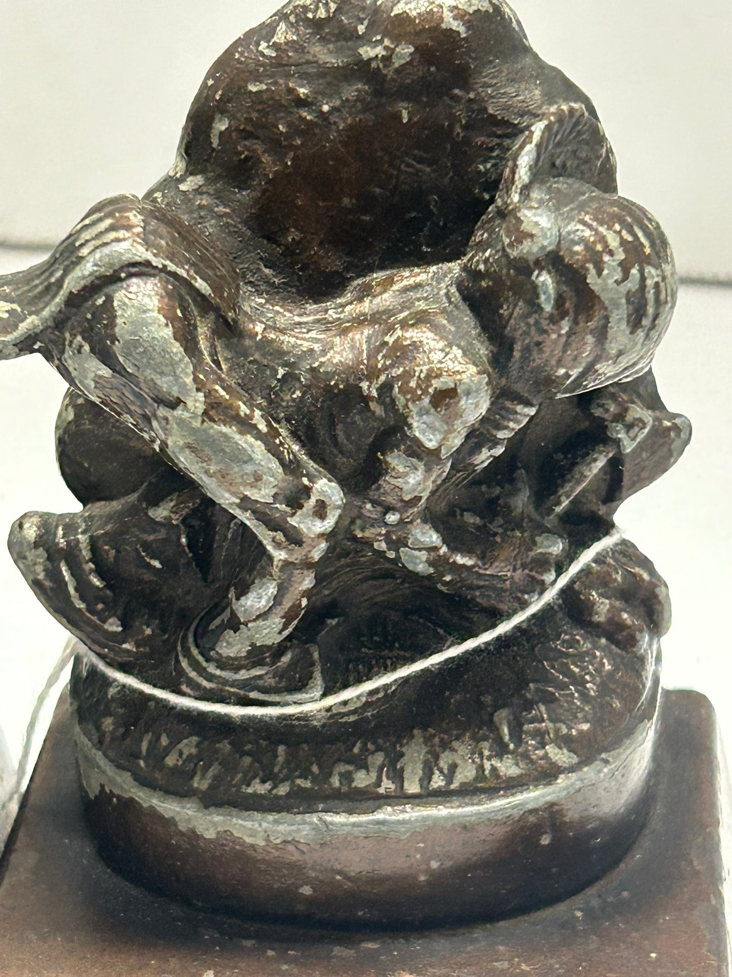 PURITON AND NATIVE AMERICAN COMICAL PAIR OF BOOKENDS