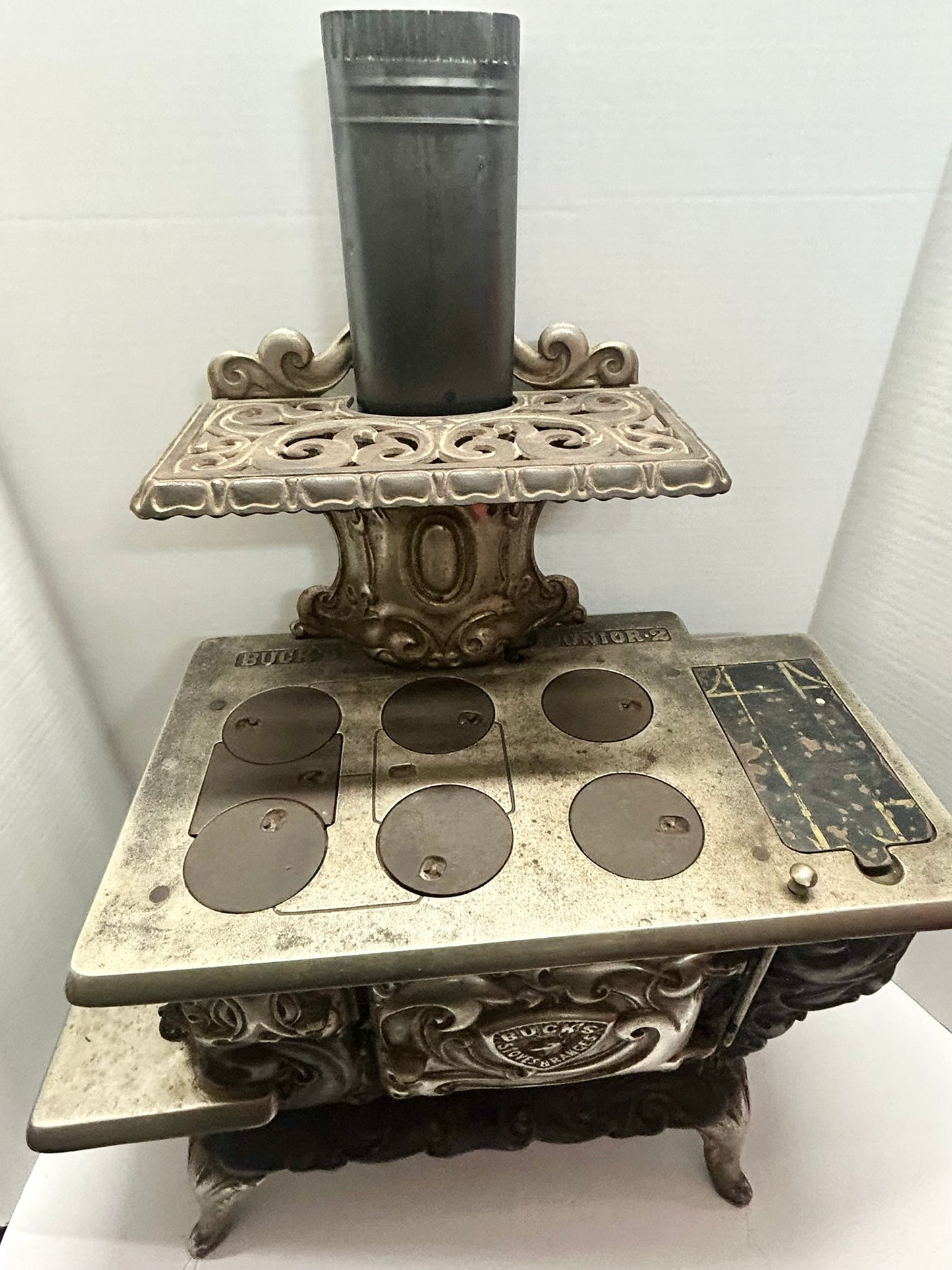 BUCKS JR. #2 LARGE CAST IRON WOOD COOK STOVE SAMPLE OR TOY