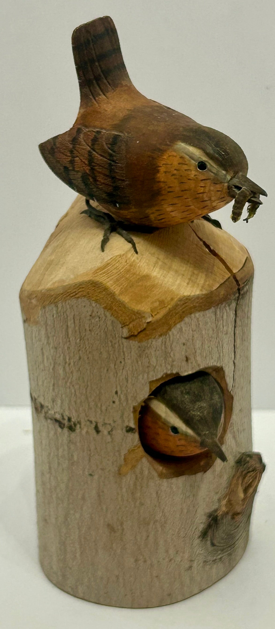 LUCY SMITH 1981 WRENS CARVING