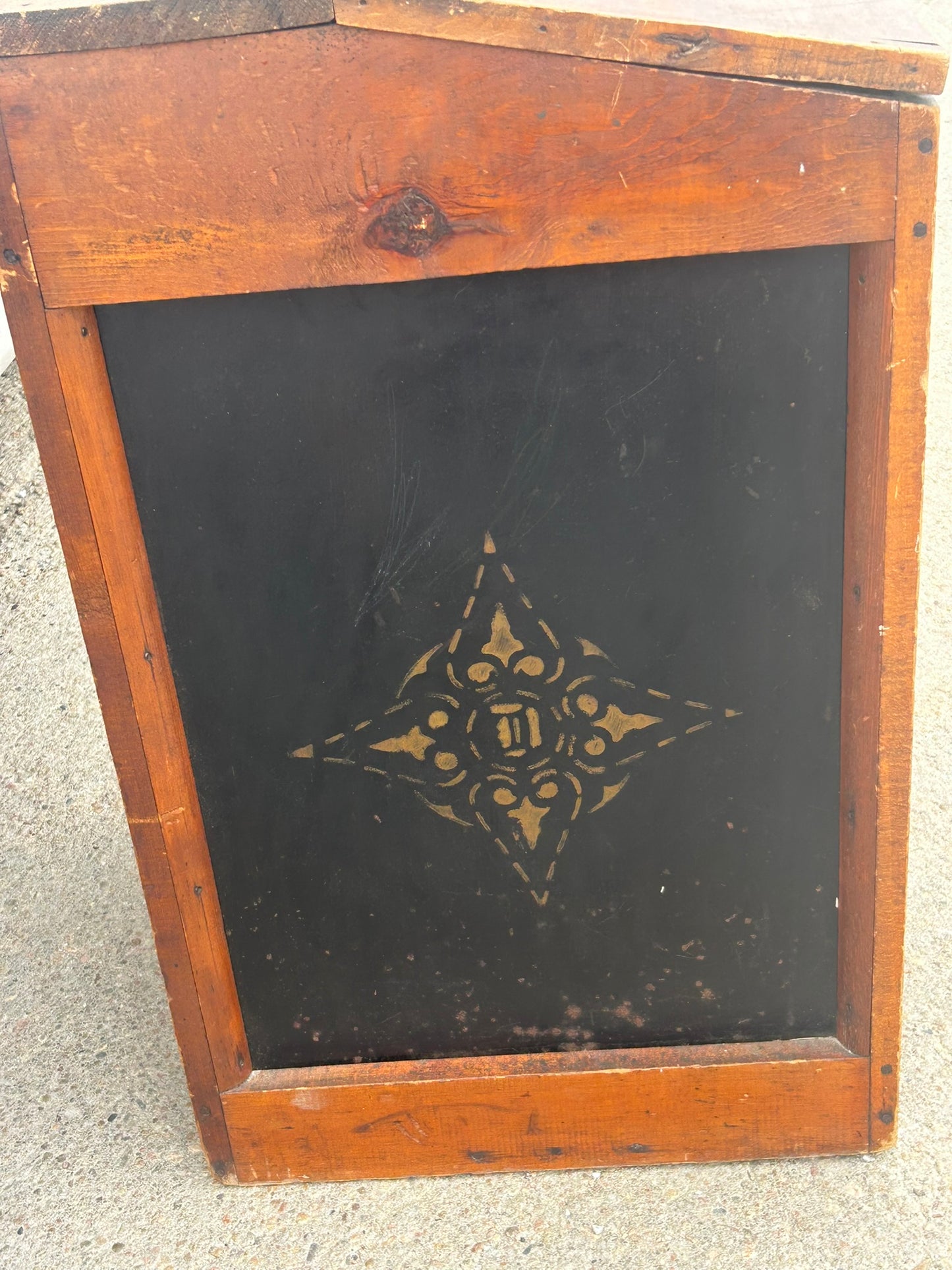 ANTIQUE STORE FLOOR COFFEE BOX FOR DILWORTHS PRIME GRADE COFFEE